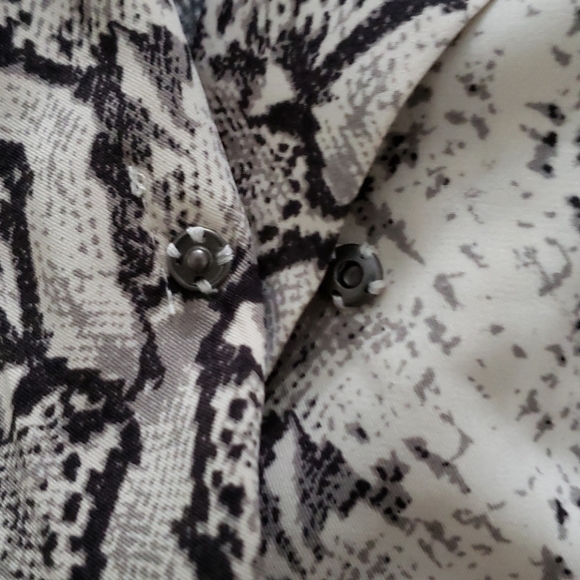 Dynamite snake print wrap dress - Picture 4 of 7